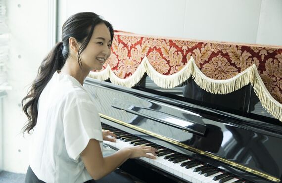 弾き語りができるようになりたい人の夢を叶えます | オンラインの音楽教室・EMSえりりんミュージックスクール